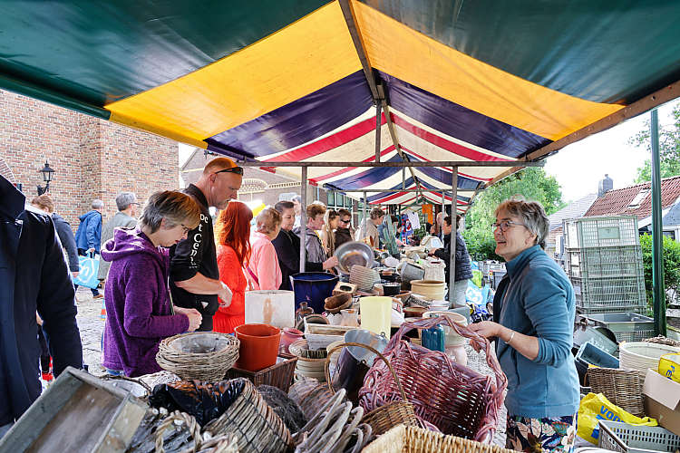 Rommelmarkt 2022 Waarder_125